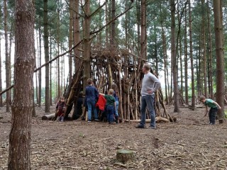 Build a den on the Stick Man Trail